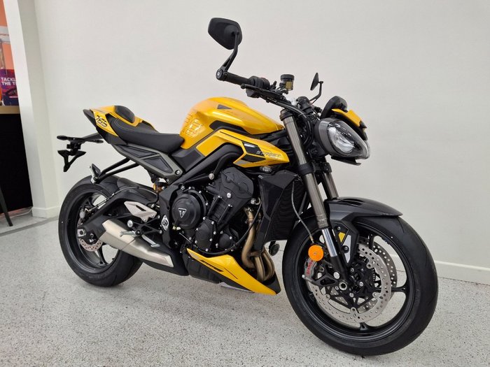 2027 Triumph STREET TRIPLE RS Road PHANTOM BLACK