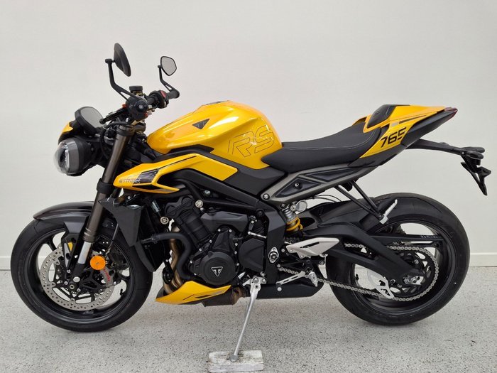 2027 Triumph STREET TRIPLE RS Road PHANTOM BLACK