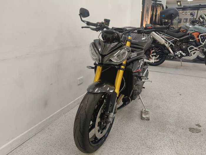 2027 Triumph SPEED TRIPLE 1200 RS