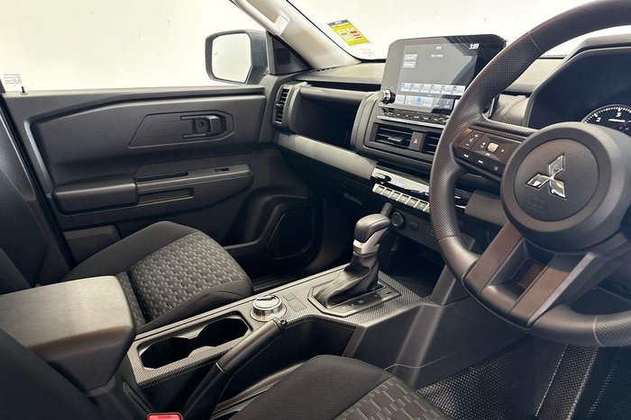 2025 Mitsubishi Triton GLX