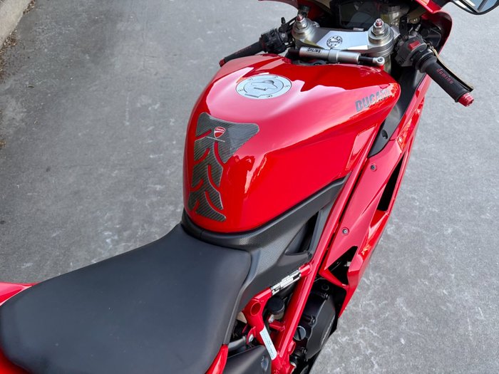2011 DUCATI 848 EVO Red