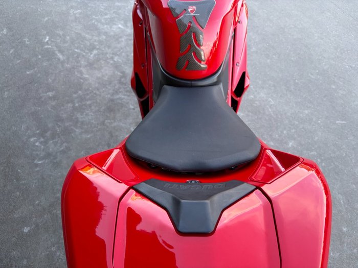 2011 DUCATI 848 EVO Red