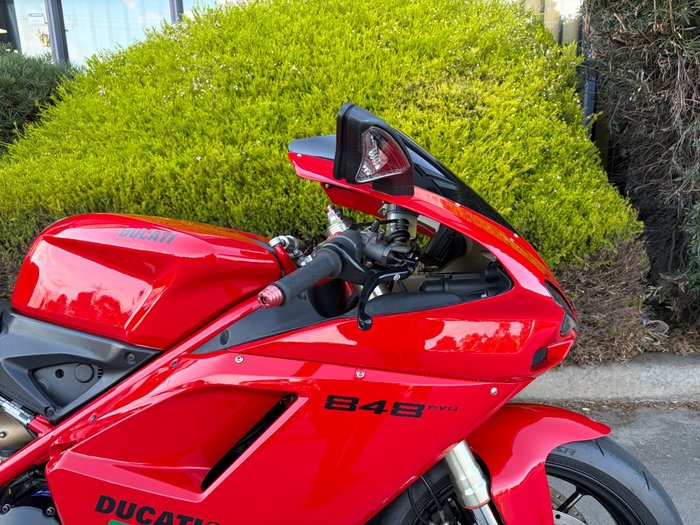 2011 DUCATI 848 EVO Red