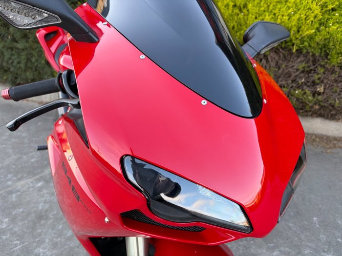 2011 DUCATI 848 EVO Red