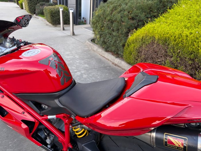 2011 DUCATI 848 EVO Red