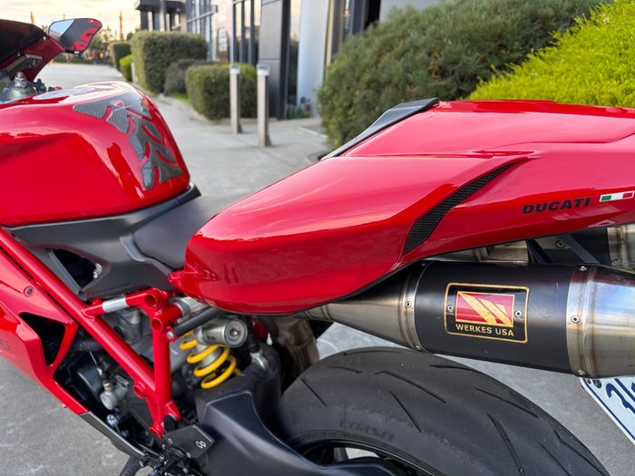 2011 DUCATI 848 EVO Red