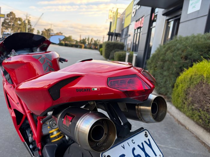 2011 DUCATI 848 EVO Red