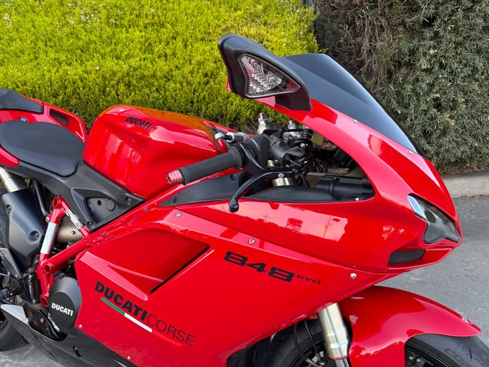 2011 DUCATI 848 EVO Red