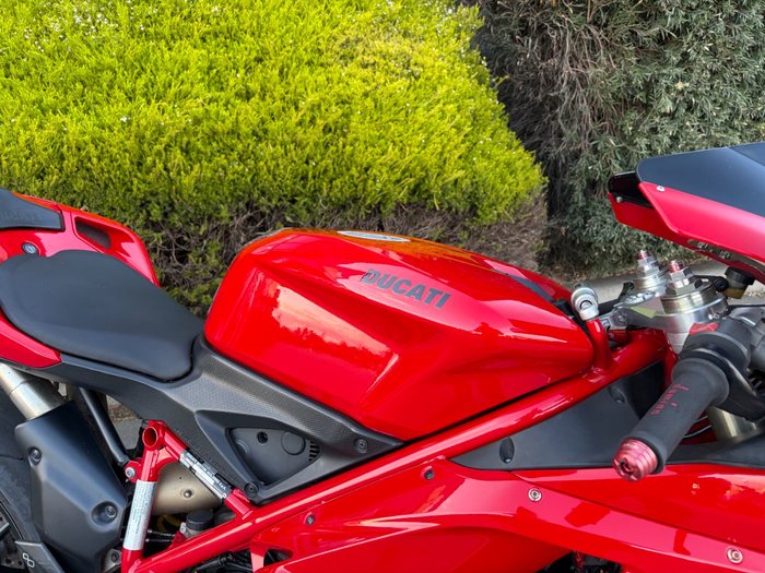 2011 DUCATI 848 EVO Red