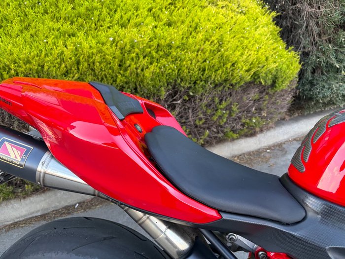 2011 DUCATI 848 EVO Red
