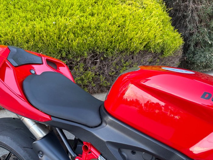 2011 DUCATI 848 EVO Red