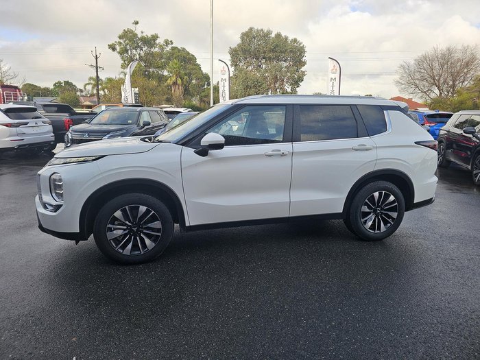 2025 Mitsubishi Outlander LS