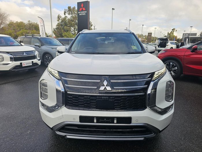 2025 Mitsubishi Outlander LS