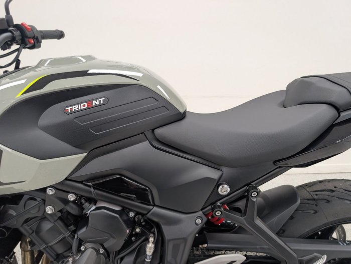 2026 Triumph TRIDENT 660 (LAMS)
