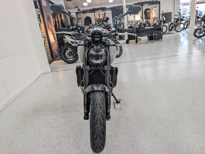 2026 Triumph TRIDENT 660 (LAMS)