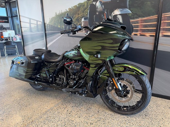 2022 Harley-Davidson CVO Road Glide 117 (FLTRXSE)