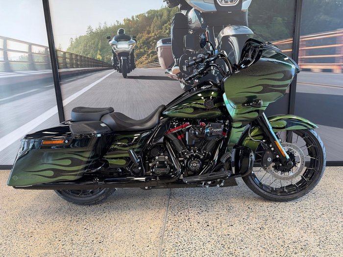 2022 Harley-Davidson CVO Road Glide 117 (FLTRXSE)