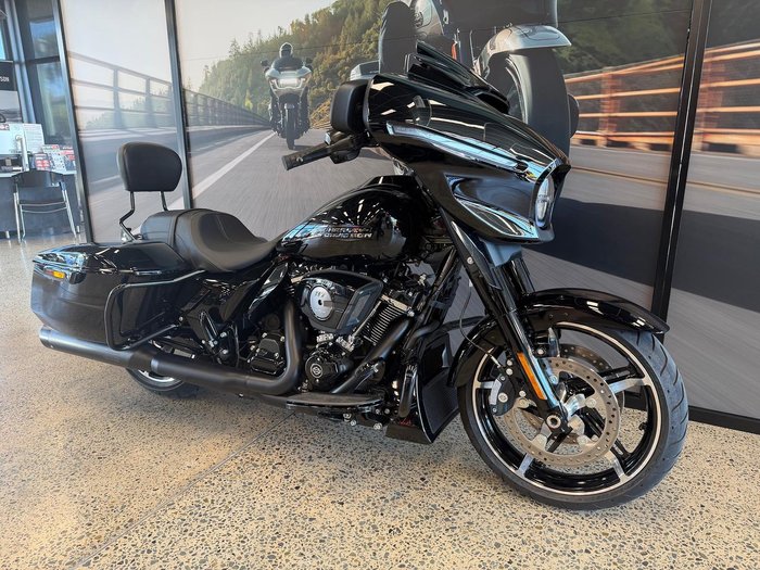 2026 Harley-Davidson Street Glide 117 (FLHX)