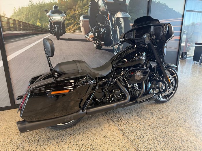 2026 Harley-Davidson Street Glide 117 (FLHX)
