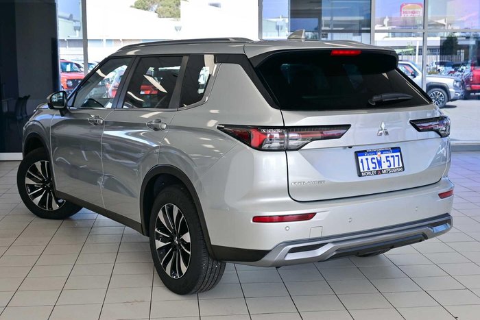 2025 Mitsubishi Outlander LS