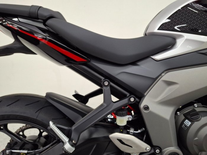 2026 Triumph DAYTONA 660 (LAMS) Silver