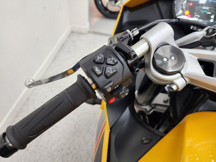 2026 Triumph DAYTONA 660 (LAMS) COSMIC YELLOW