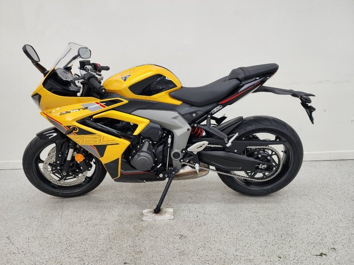 2026 Triumph DAYTONA 660 (LAMS) COSMIC YELLOW