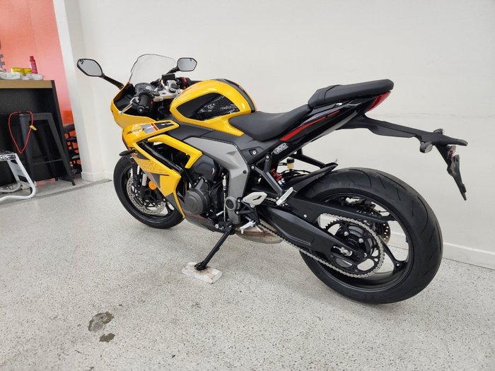 2026 Triumph DAYTONA 660 (LAMS) COSMIC YELLOW