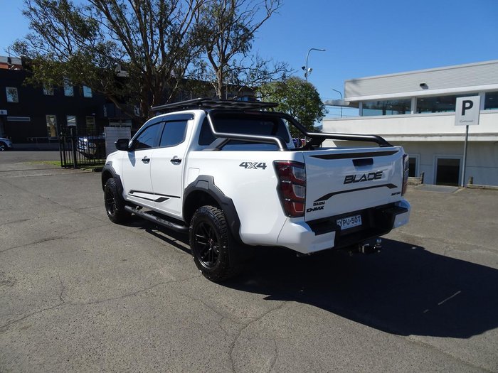 2025 Isuzu D-MAX BLADE