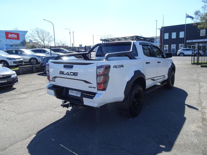 2025 Isuzu D-MAX BLADE