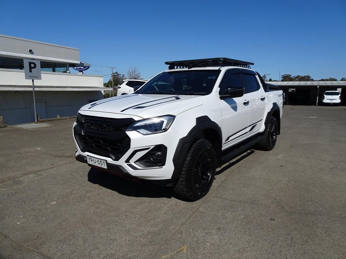 2025 Isuzu D-MAX BLADE