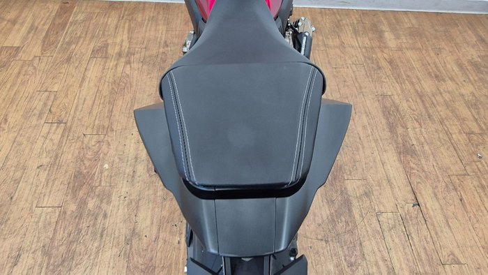 2025 Honda CB650RAC RED