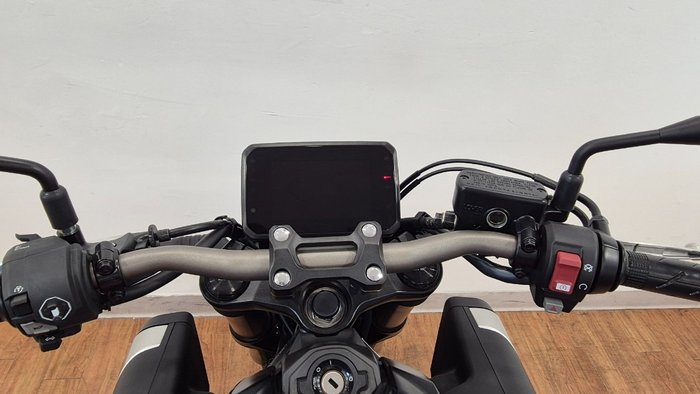 2025 Honda CB650RAC RED