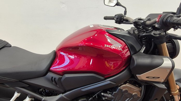 2025 Honda CB650RAC RED