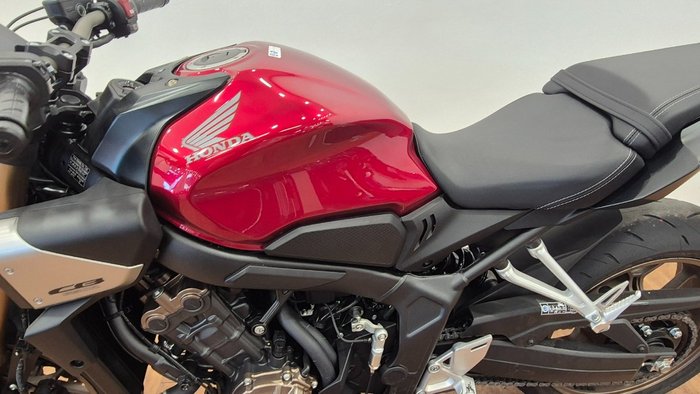 2025 Honda CB650RAC RED