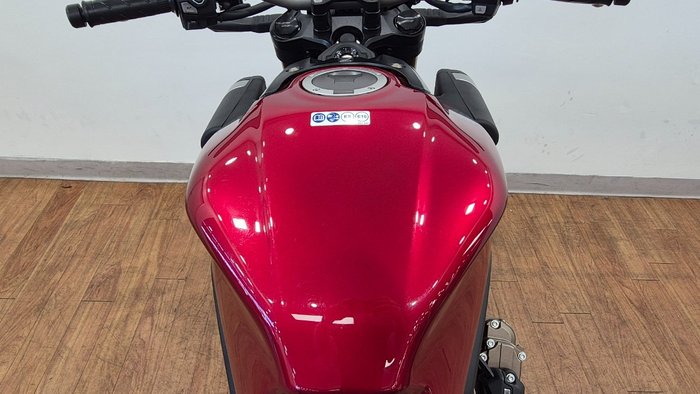 2025 Honda CB650RAC RED