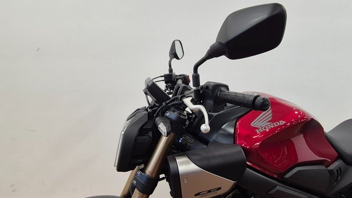 2025 Honda CB650RAC RED