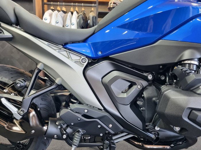 2026 BMW Motorrad R 1300 RS RACINGBLUE METALLIC