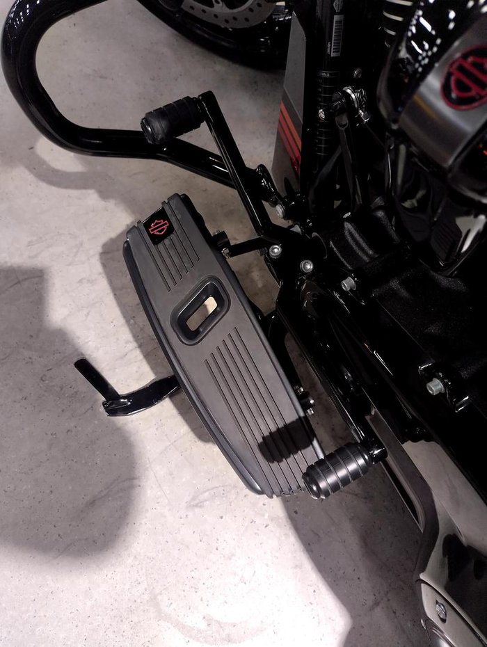 2020 Harley-Davidson CVO Street Glide 117 (FLHXSE)