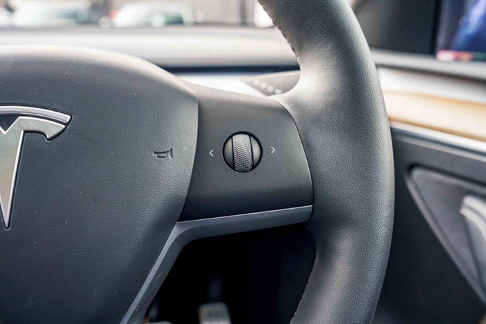 2025 Tesla Model Y Performance