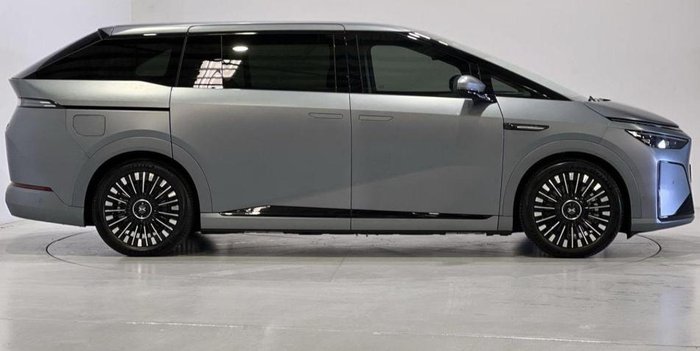 2026 XPeng X9 Standard Range