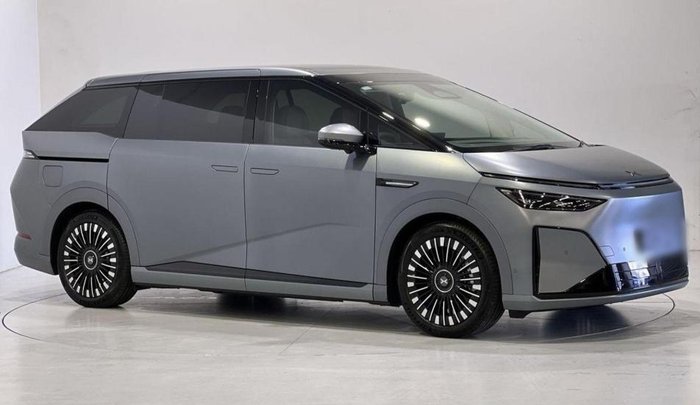 2026 XPeng X9 Standard Range