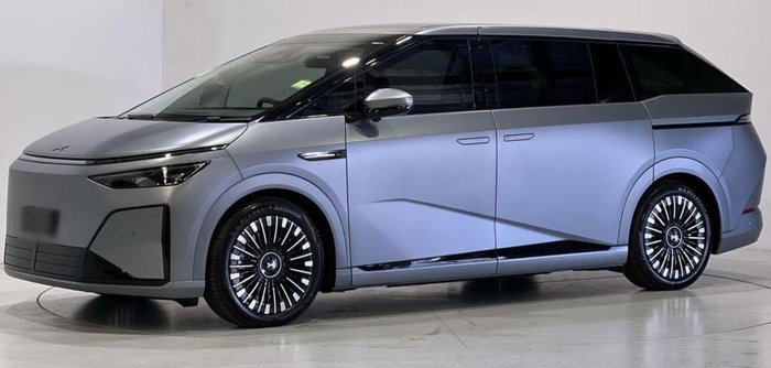 2026 XPeng X9 Standard Range
