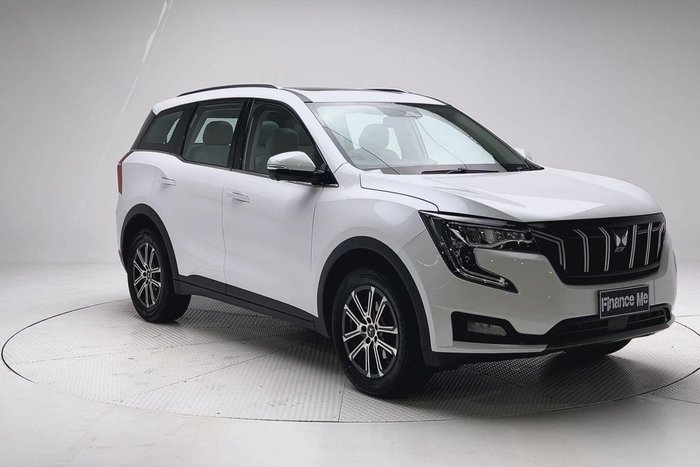 2024 Mahindra XUV700 AX7L