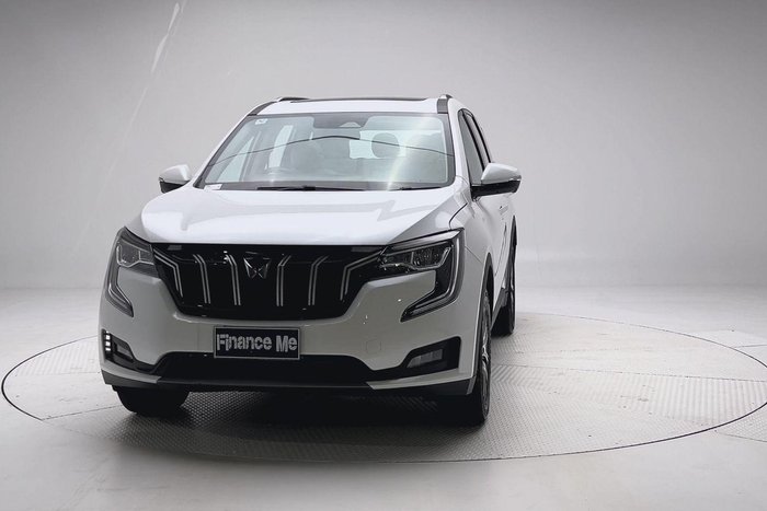 2024 Mahindra XUV700 AX7L