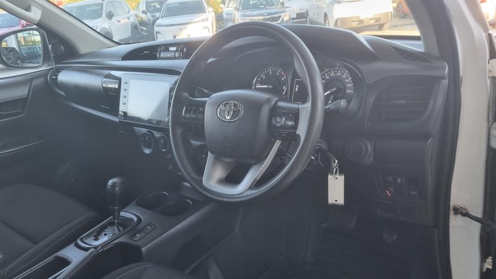 2023 Toyota Hilux SR