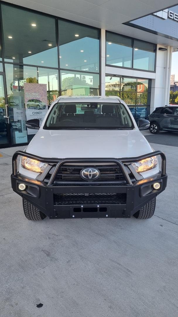 2023 Toyota Hilux SR