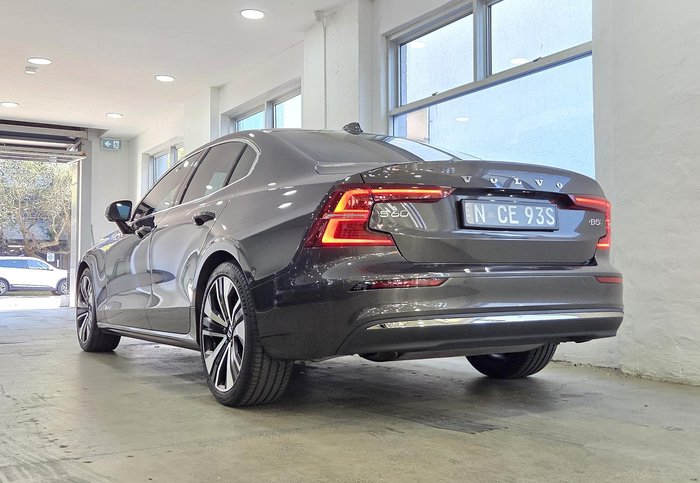 2022 Volvo S60 Ultimate B5 Bright