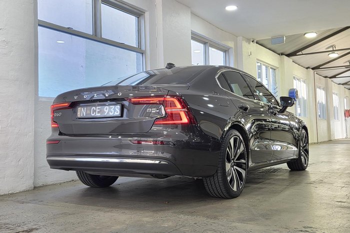 2022 Volvo S60 Ultimate B5 Bright