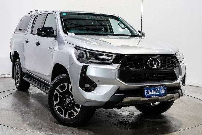 2024 Toyota Hilux SR5 48V